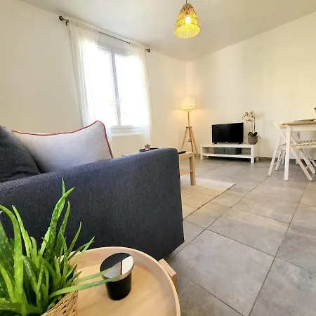 T2 Renove Jardin Et Parking شقة *